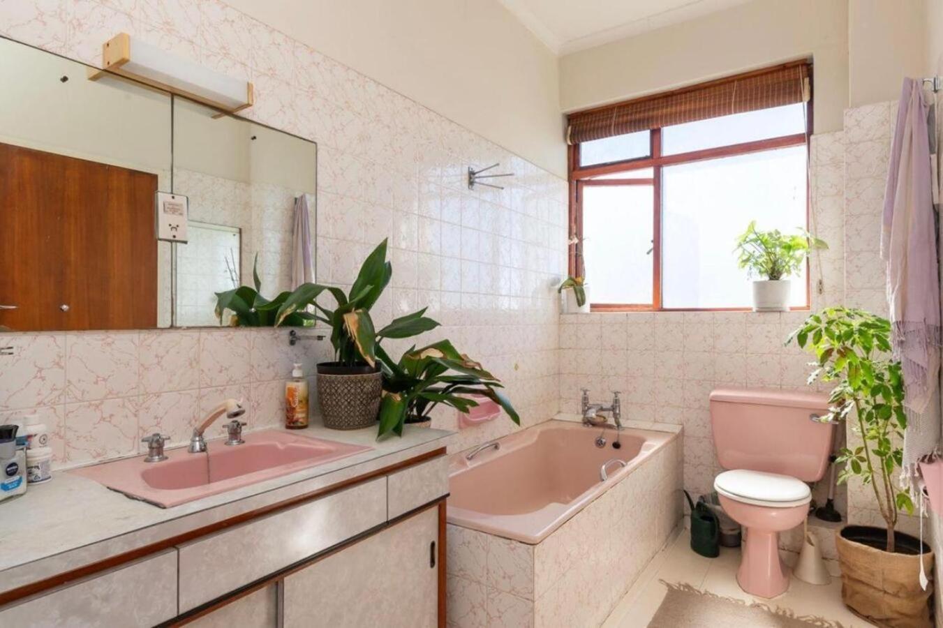 Spacious In Serene Neighbourhood