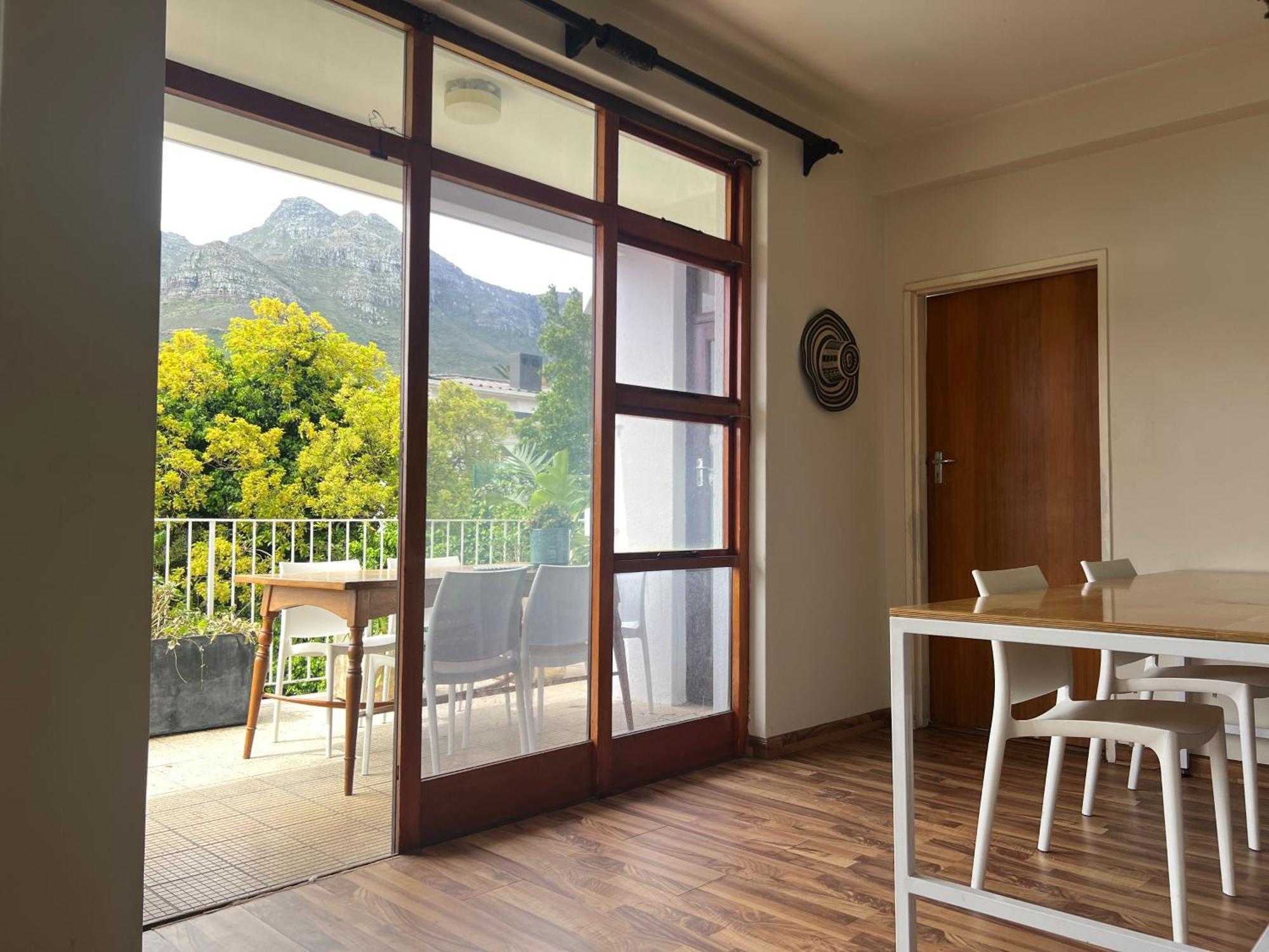Spacious In Serene Neighbourhood Cape Town