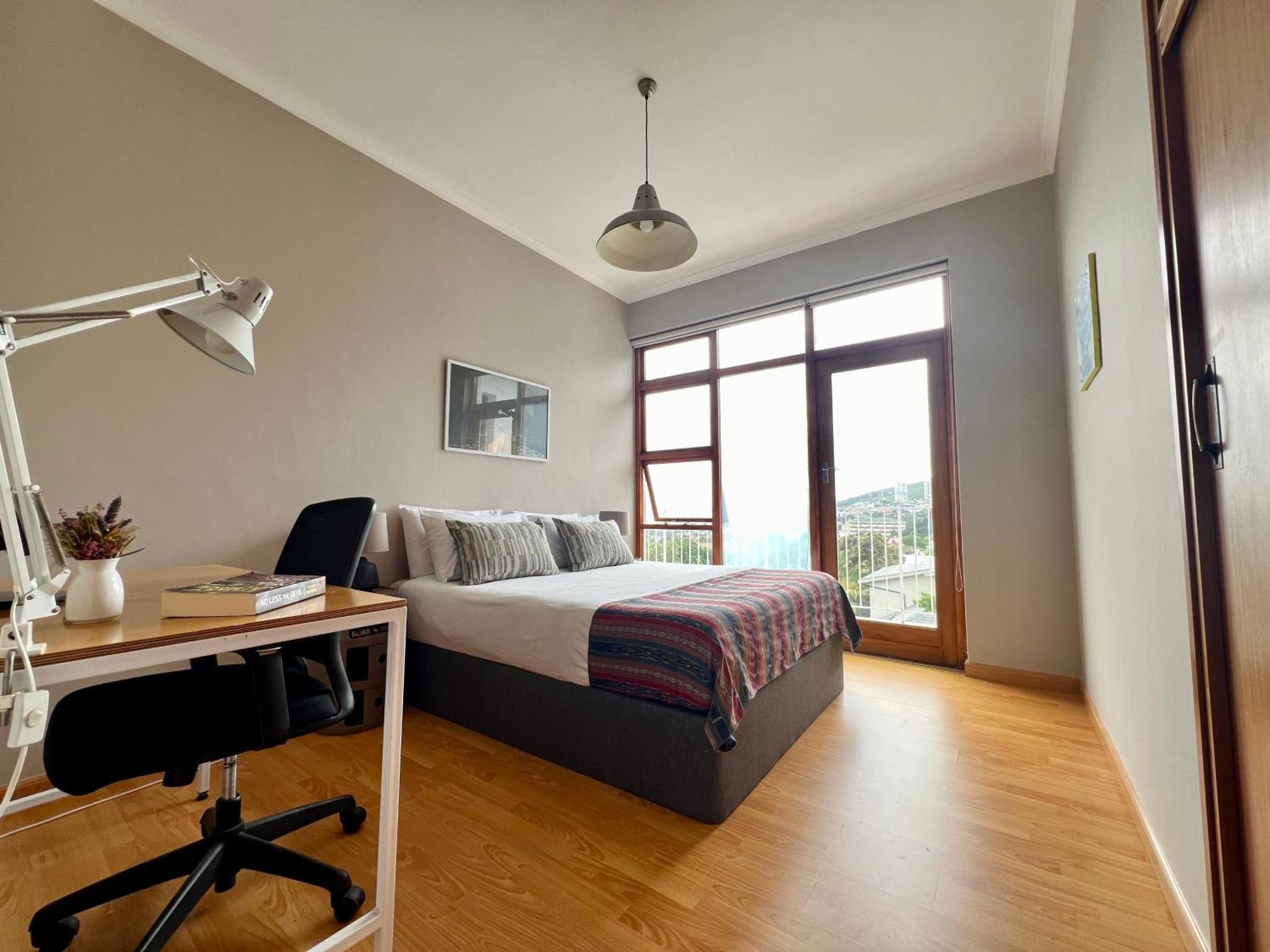 Apartment Spacious In Serene Neighbourhood *