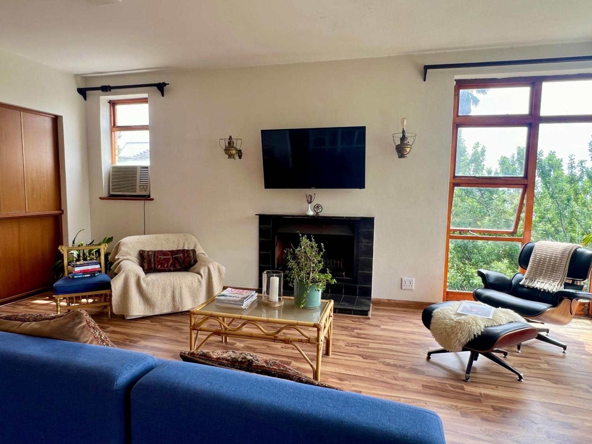 Apartment Spacious In Serene Neighbourhood Cape Town