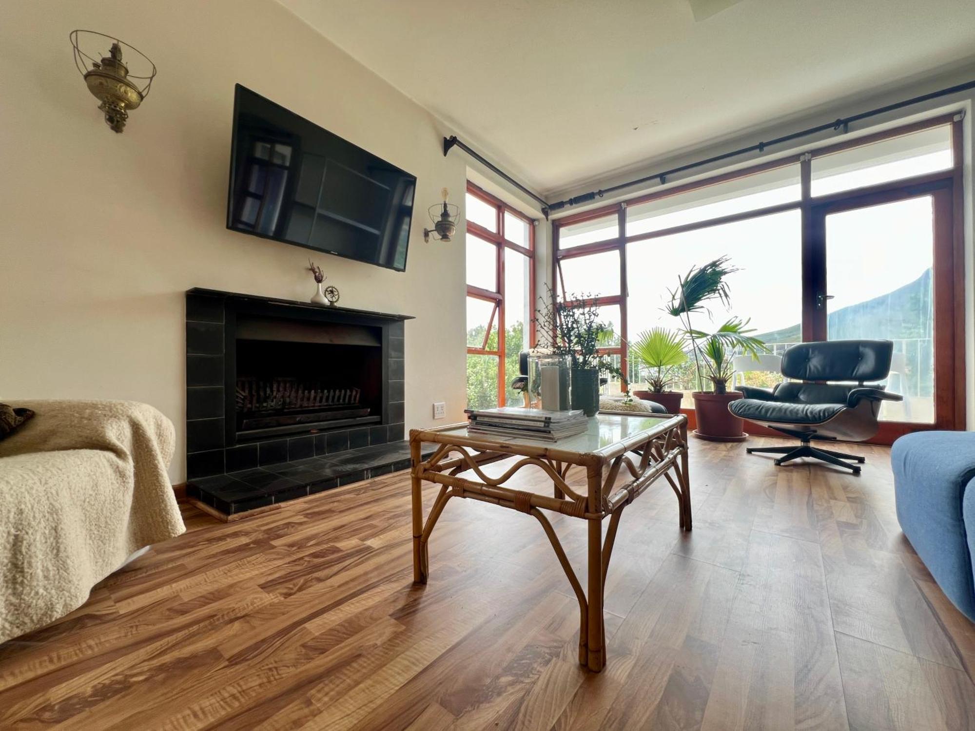 Spacious In Serene Neighbourhood
