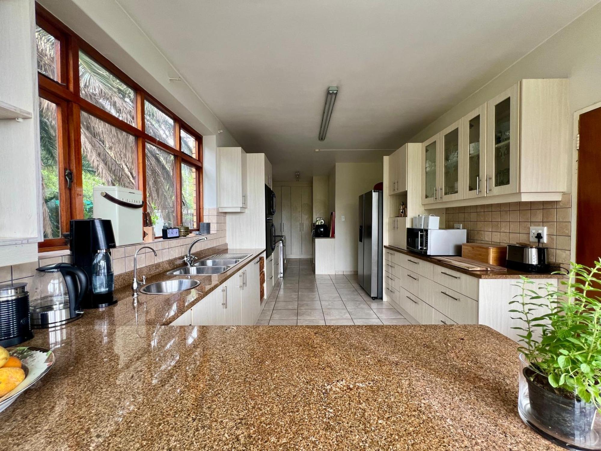 Spacious In Serene Neighbourhood *