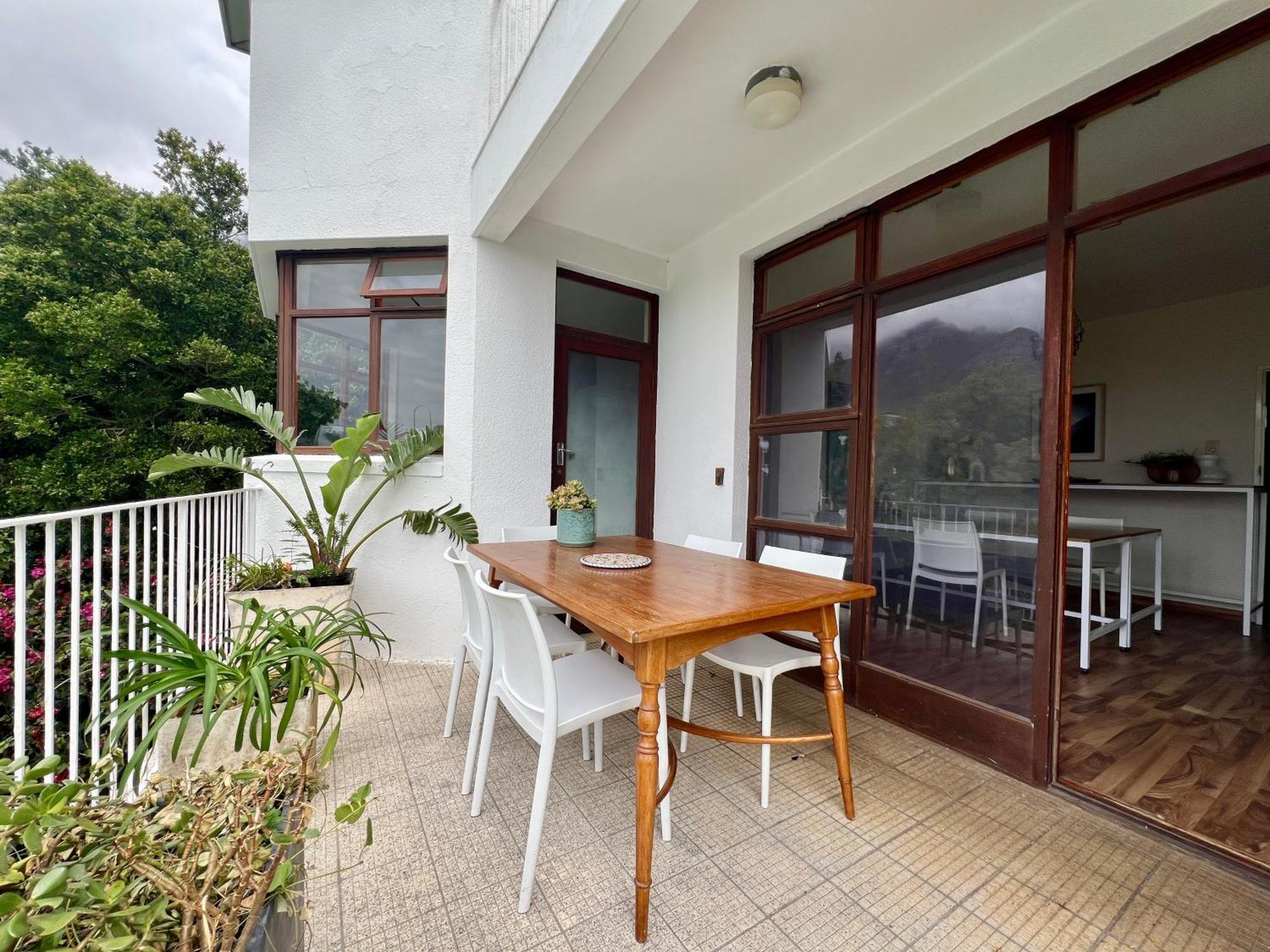 Apartment Spacious In Serene Neighbourhood Cape Town